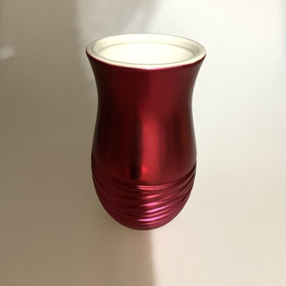 RED TELEFLORA’S RADIANTLY ROUGE VASE DISTRESSED - Picture 9 of 16